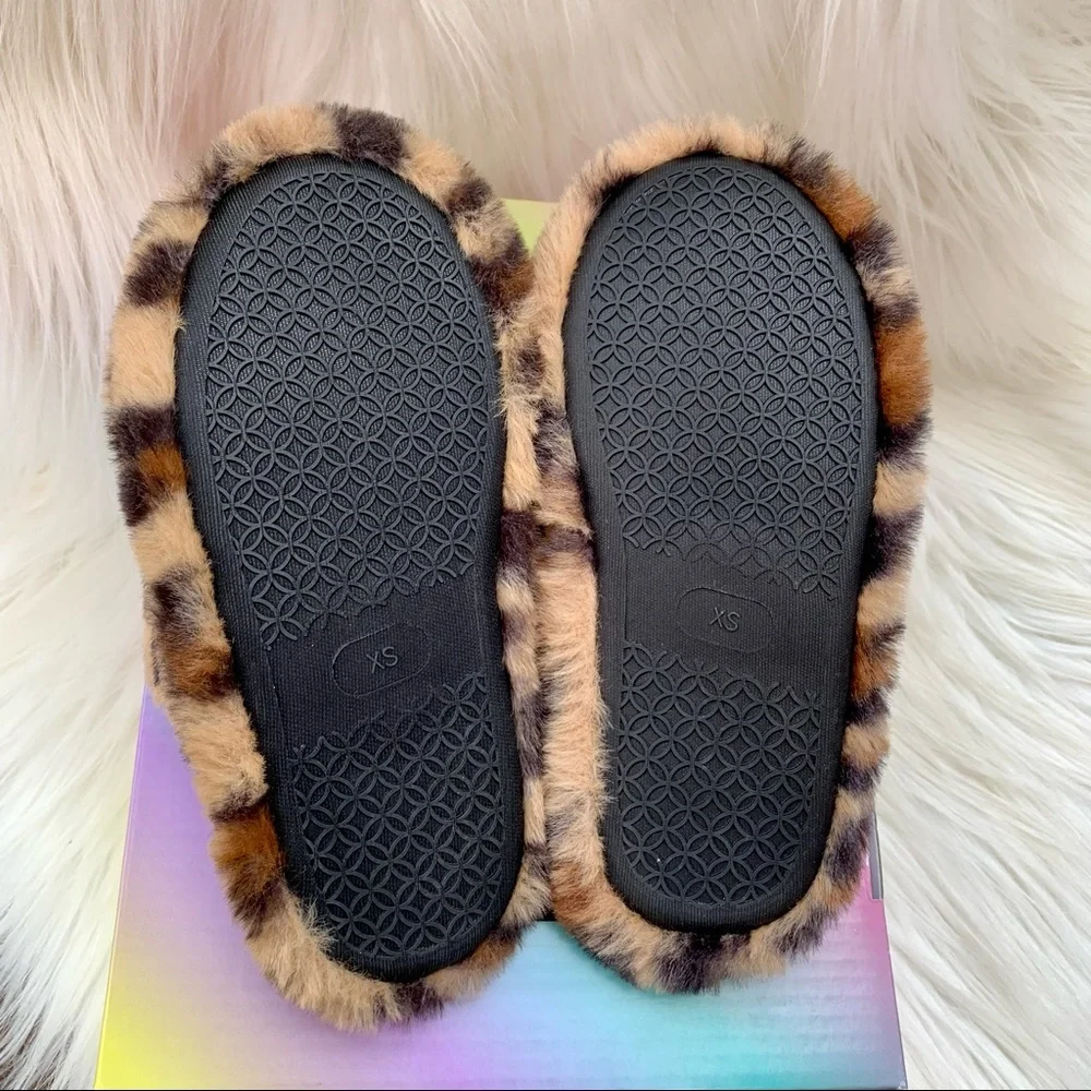 Steve Madden Girls Slippers Faux Fur Leopard & Pink Heart Slippers Youth XS